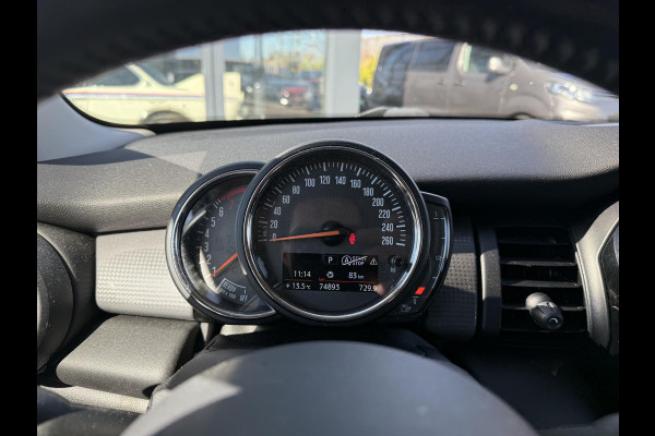 MINI Mini 1.5 Cooper Pepper VAN: 19.400,- VOOR: 17.877,- UW LENTEVOORDEEL: 1.523,- euro SUPER COMPLEET|LED|  STOELVERWARMING| APPLE CARPLAY| PARKEERSENSOREN VOOR + ACHTER| NET ONDERHOUD GEHAD, RIJKLAAR INCL. 12 MND BOVAG GARANTIE|