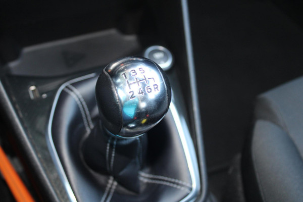 Ford Fiesta 1.0 EcoBoost 100 PK ST-Line | Cruise Control | Climate Control | Voorruitverwarming | DAB | Navigatie | 17 Inch Lichtmetalen Velgen