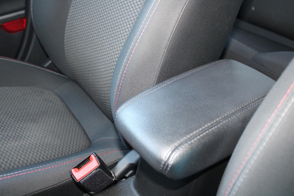 Ford Fiesta 1.0 EcoBoost 100 PK ST-Line | Cruise Control | Climate Control | Voorruitverwarming | DAB | Navigatie | 17 Inch Lichtmetalen Velgen