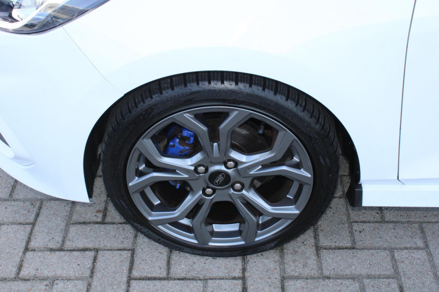 Ford Fiesta 1.0 EcoBoost 100 PK ST-Line | Cruise Control | Climate Control | Voorruitverwarming | DAB | Navigatie | 17 Inch Lichtmetalen Velgen