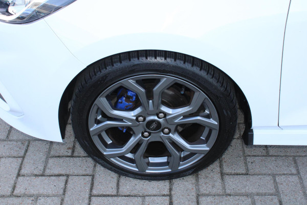 Ford Fiesta 1.0 EcoBoost 100 PK ST-Line | Cruise Control | Climate Control | Voorruitverwarming | DAB | Navigatie | 17 Inch Lichtmetalen Velgen