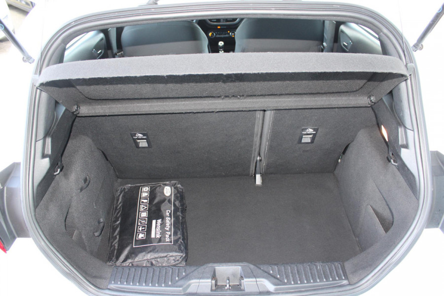 Ford Fiesta 1.0 EcoBoost 100 PK ST-Line | Cruise Control | Climate Control | Voorruitverwarming | DAB | Navigatie | 17 Inch Lichtmetalen Velgen