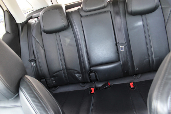 Peugeot 3008 1.2 PureTech Blue Lease Premium carplay trekhaak leder