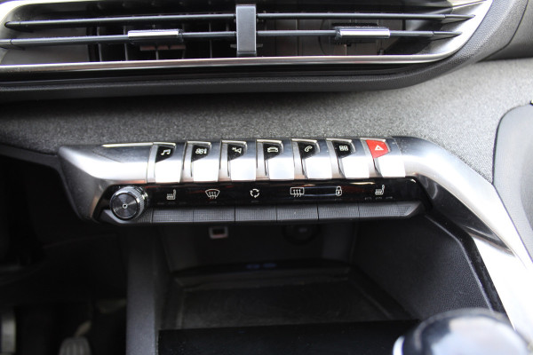 Peugeot 3008 1.2 PureTech Blue Lease Premium carplay trekhaak leder