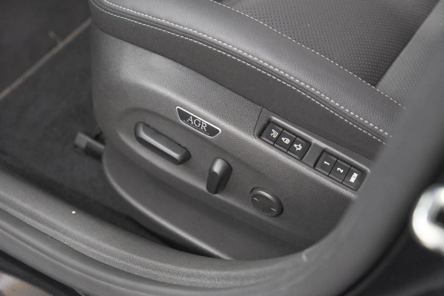 Opel Astra 130 Business Elegance | Schuif-/Kanteldak | Camera | Stoelventilatie | Leder Pakket