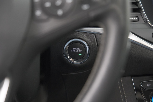 Opel Astra 130 Business Elegance | Schuif-/Kanteldak | Camera | Stoelventilatie | Leder Pakket