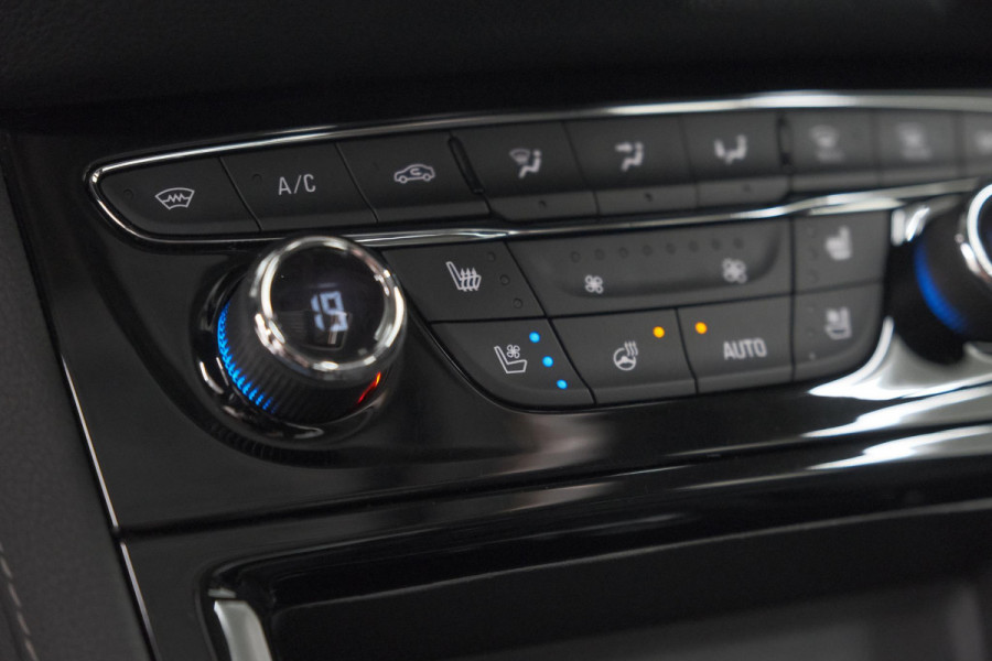 Opel Astra 130 Business Elegance | Schuif-/Kanteldak | Camera | Stoelventilatie | Leder Pakket