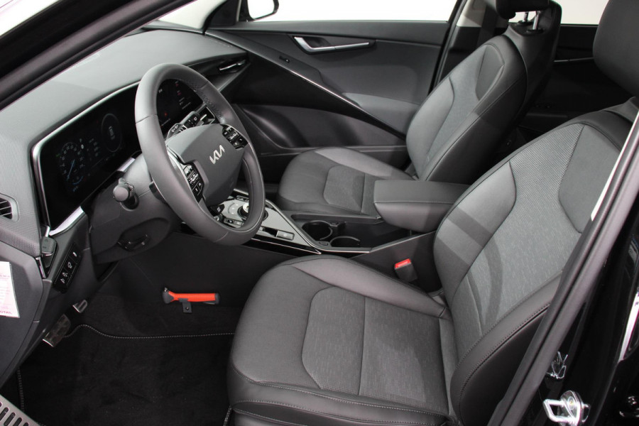 Kia Niro EV DynamicPlusLine 64.8 kWh Nieuw Model! | Navigatie | Half Leder | Schuif-kantel dak | Elektrisch bedienbare achterklep | DAB | Led | Camera