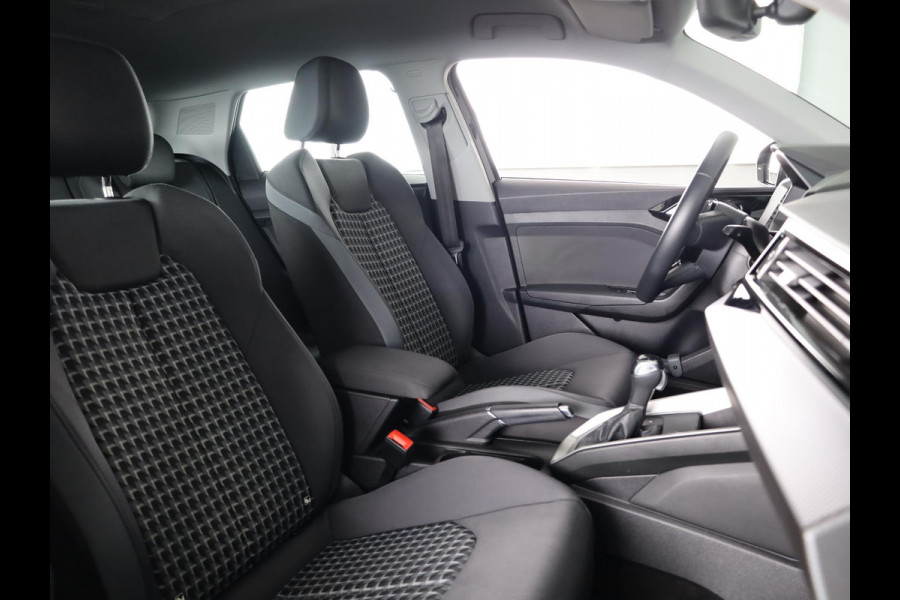 Audi A1 Sportback 25 TFSI Advanced edition 95pk | Navigatie via APP | 17 inch lichtmetalen velgen | Cruise controle | Parkeersensoren achter |