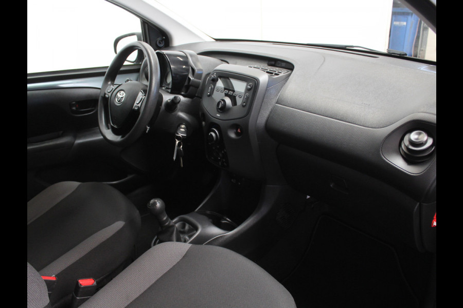 Toyota Aygo 1.0 VVT-i x-fun AIRCO | CV | LED | STB | BLUETOOTH | ELRM | ISOFIX