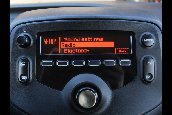 Toyota Aygo 1.0 VVT-i x-fun AIRCO | CV | LED | STB | BLUETOOTH | ELRM | ISOFIX