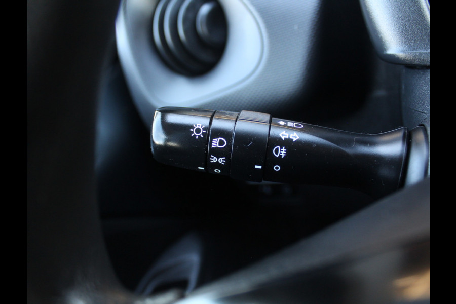 Toyota Aygo 1.0 VVT-i x-fun AIRCO | CV | LED | STB | BLUETOOTH | ELRM | ISOFIX