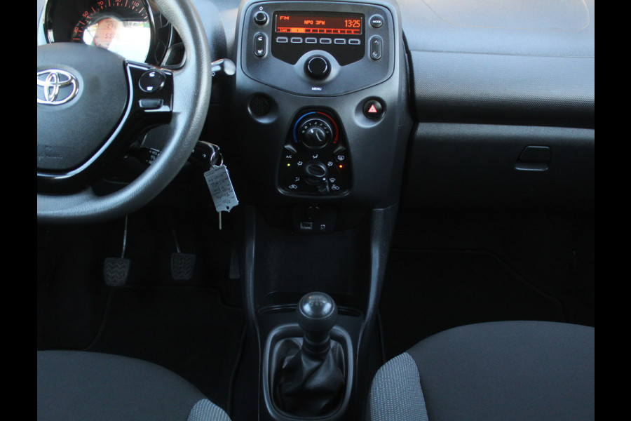 Toyota Aygo 1.0 VVT-i x-fun AIRCO | CV | LED | STB | BLUETOOTH | ELRM | ISOFIX