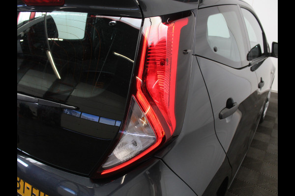 Toyota Aygo 1.0 VVT-i x-fun AIRCO | CV | LED | STB | BLUETOOTH | ELRM | ISOFIX