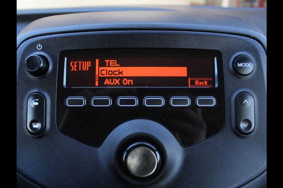 Toyota Aygo 1.0 VVT-i x-fun AIRCO | CV | LED | STB | BLUETOOTH | ELRM | ISOFIX