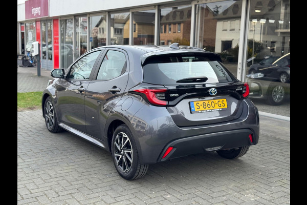 Toyota Yaris 1.5 Hybrid Dynamic | Lichtmetalen velgen, LED, Keyless, Startknop, Licht + Regensensor, Apple CarPlay/Android Auto