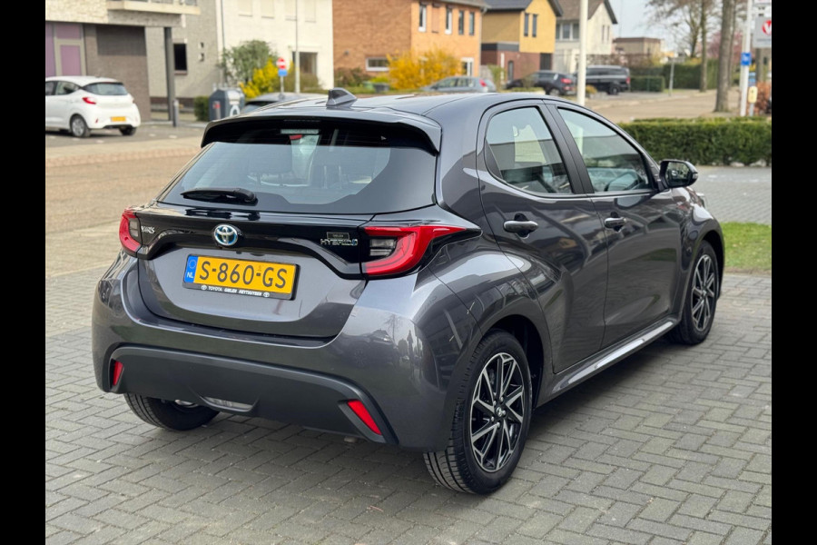 Toyota Yaris 1.5 Hybrid Dynamic | Lichtmetalen velgen, LED, Keyless, Startknop, Licht + Regensensor, Apple CarPlay/Android Auto