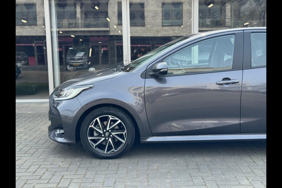 Toyota Yaris 1.5 Hybrid Dynamic | Lichtmetalen velgen, LED, Keyless, Startknop, Licht + Regensensor, Apple CarPlay/Android Auto