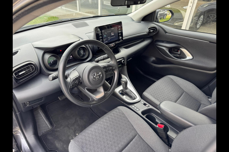 Toyota Yaris 1.5 Hybrid Dynamic | Lichtmetalen velgen, LED, Keyless, Startknop, Licht + Regensensor, Apple CarPlay/Android Auto