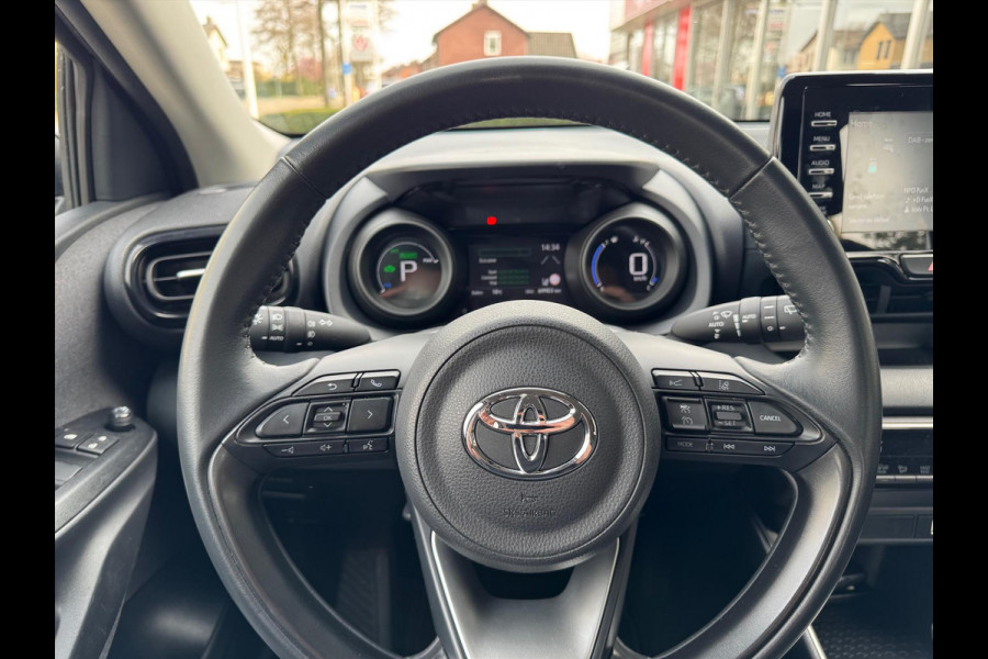 Toyota Yaris 1.5 Hybrid Dynamic | Lichtmetalen velgen, LED, Keyless, Startknop, Licht + Regensensor, Apple CarPlay/Android Auto