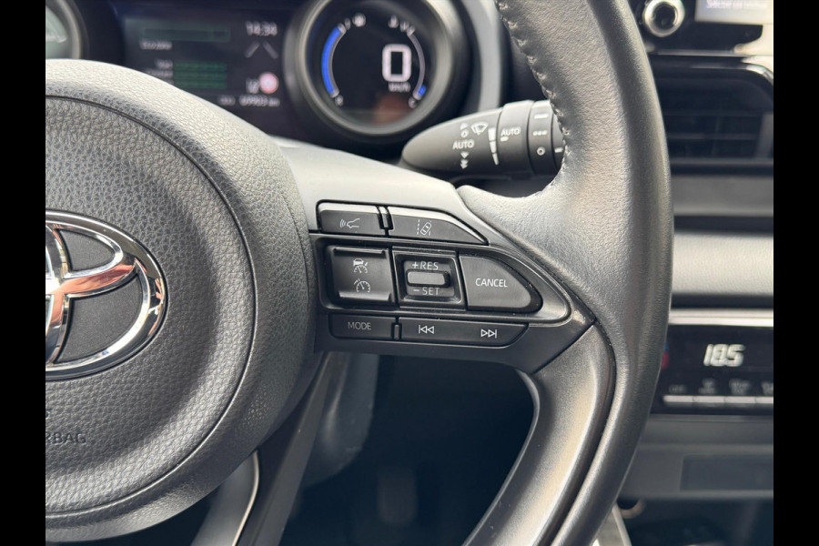 Toyota Yaris 1.5 Hybrid Dynamic | Lichtmetalen velgen, LED, Keyless, Startknop, Licht + Regensensor, Apple CarPlay/Android Auto