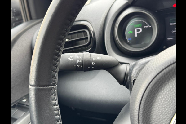 Toyota Yaris 1.5 Hybrid Dynamic | Lichtmetalen velgen, LED, Keyless, Startknop, Licht + Regensensor, Apple CarPlay/Android Auto