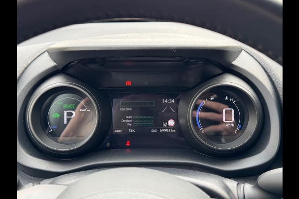 Toyota Yaris 1.5 Hybrid Dynamic | Lichtmetalen velgen, LED, Keyless, Startknop, Licht + Regensensor, Apple CarPlay/Android Auto