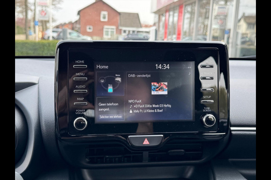 Toyota Yaris 1.5 Hybrid Dynamic | Lichtmetalen velgen, LED, Keyless, Startknop, Licht + Regensensor, Apple CarPlay/Android Auto