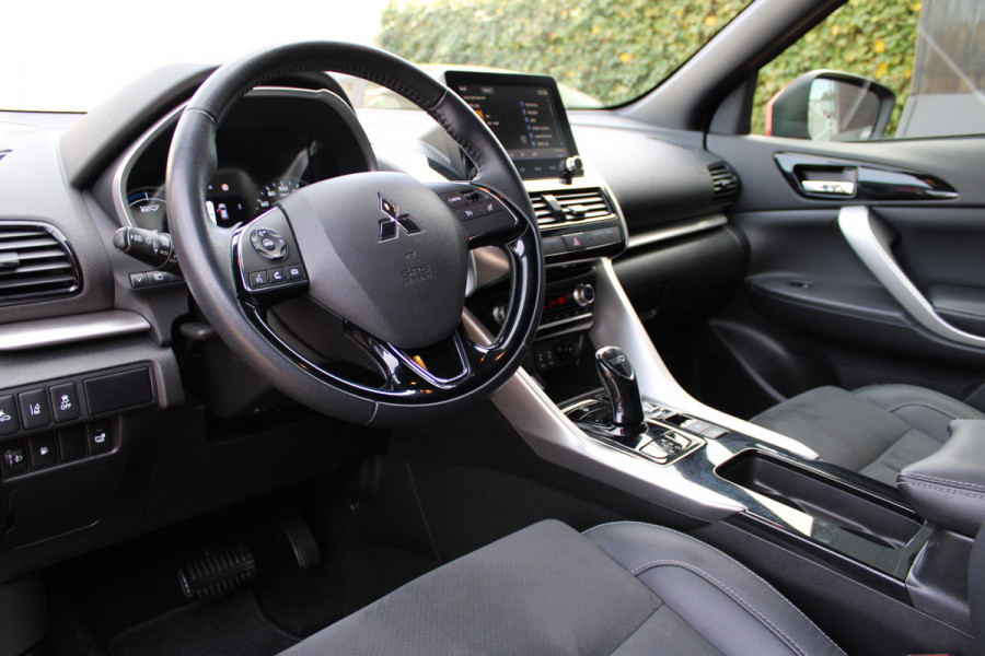 Mitsubishi Eclipse Cross 2.4 PHEV Intense | Trekhaak | Stoelverwarming | Navigatie | Camera | Carplay