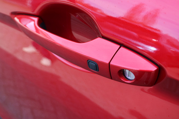 Mitsubishi Eclipse Cross 2.4 PHEV Intense | Trekhaak | Stoelverwarming | Navigatie | Camera | Carplay