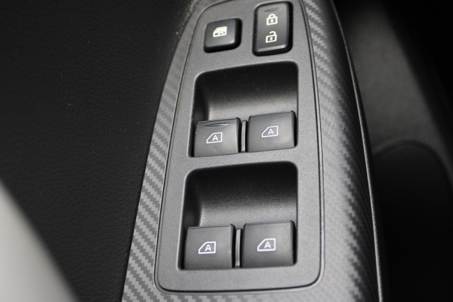 Mitsubishi Eclipse Cross 2.4 PHEV Intense | Trekhaak | Stoelverwarming | Navigatie | Camera | Carplay