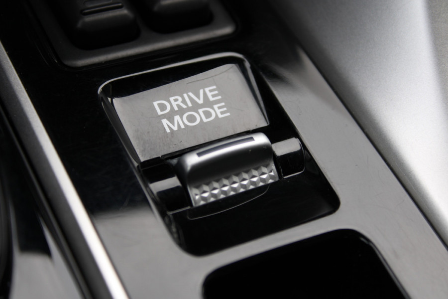 Mitsubishi Eclipse Cross 2.4 PHEV Intense | Trekhaak | Stoelverwarming | Navigatie | Camera | Carplay