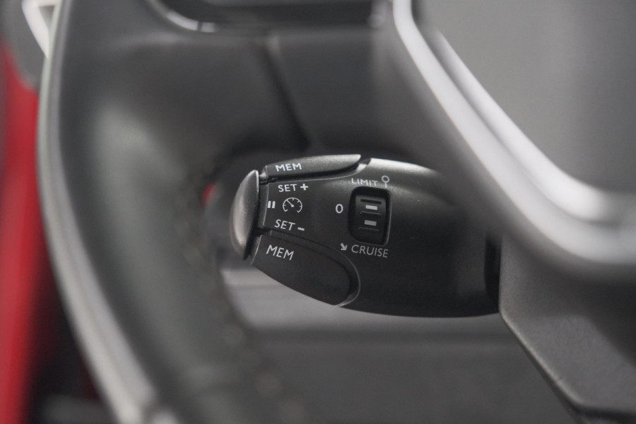 Peugeot 3008 PureTech 130 Allure | 360 Camera | Elektrische Kofferklep | Dodehoekdetectie | Apple Carplay