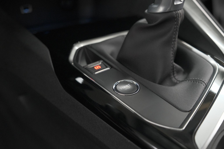 Peugeot 3008 PureTech 130 Allure | 360 Camera | Elektrische Kofferklep | Dodehoekdetectie | Apple Carplay