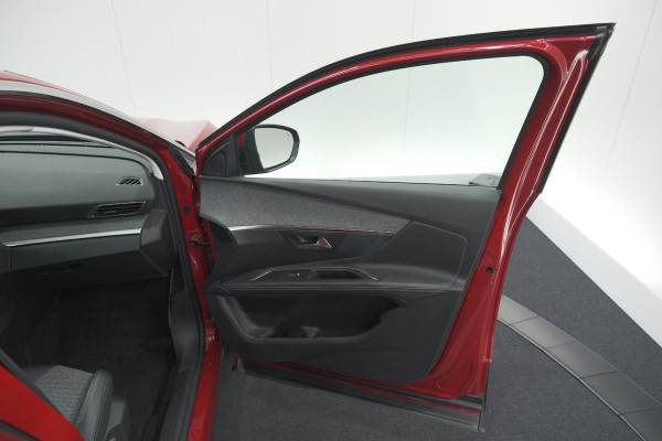 Peugeot 3008 PureTech 130 Allure | 360 Camera | Elektrische Kofferklep | Dodehoekdetectie | Apple Carplay