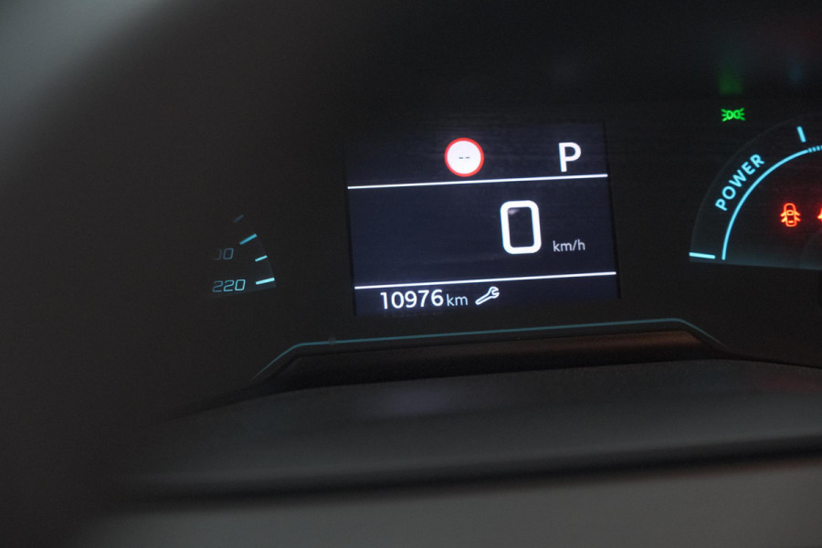 Peugeot 2008 1.2 Hybrid 136 Style | Apple Carplay | Parkeersensoren | Climate Control