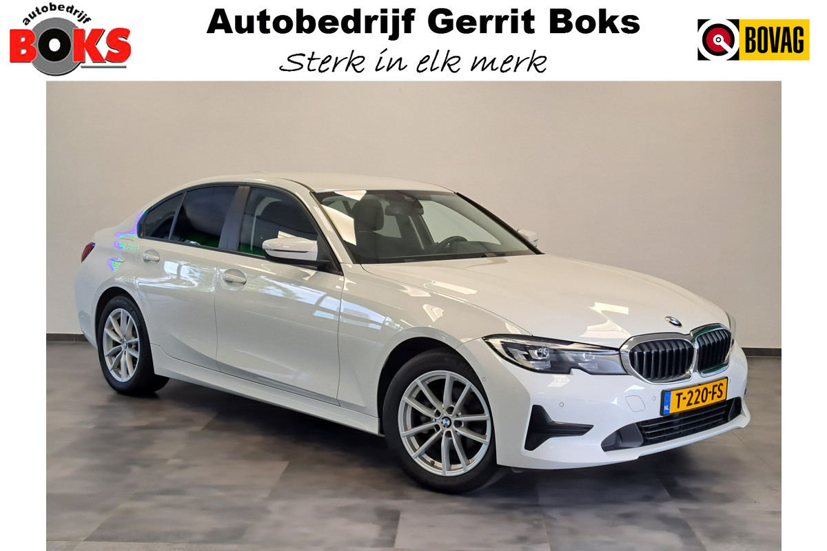 BMW 3 Serie 318i Executive Navigatie Clima Cruise PDC LM 157 PK!