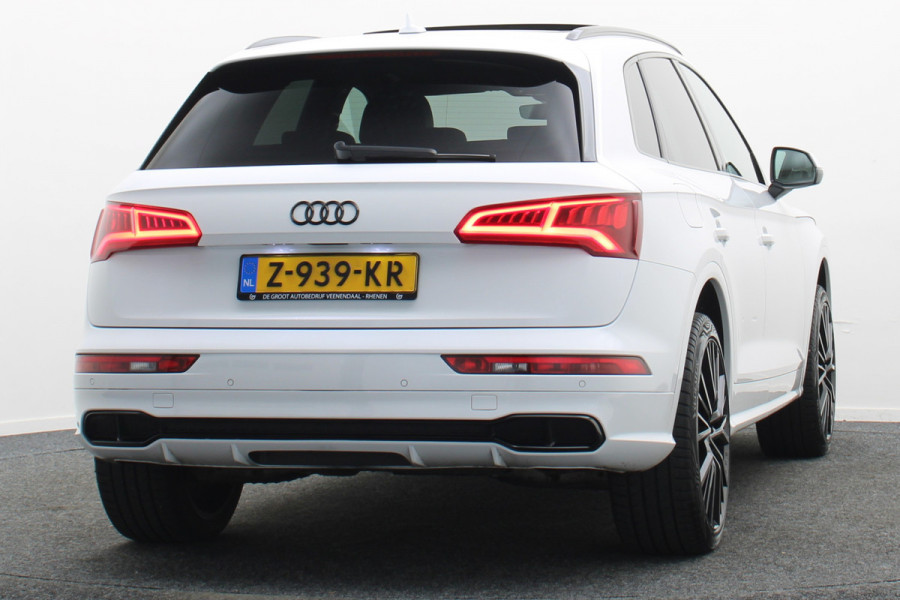 Audi Q5 55 TFSI e Quattro Plug-in Hybrid Competition S-Line Leer, Panoramadak, Cruise, Apple Carplay, Bluetooth, LED, Trekhaak, 21"