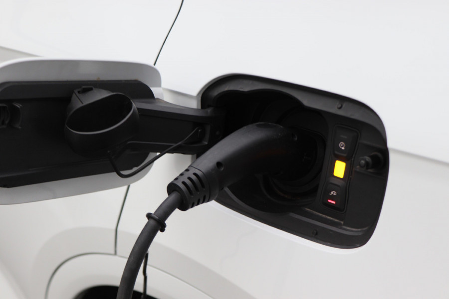 Audi Q5 55 TFSI e Quattro Plug-in Hybrid Competition S-Line Leer, Panoramadak, Cruise, Apple Carplay, Bluetooth, LED, Trekhaak, 21"