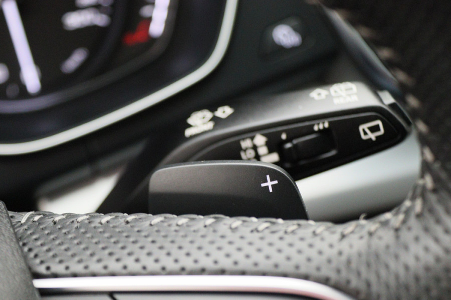 Audi Q5 55 TFSI e Quattro Plug-in Hybrid Competition S-Line Leer, Panoramadak, Cruise, Apple Carplay, Bluetooth, LED, Trekhaak, 21"