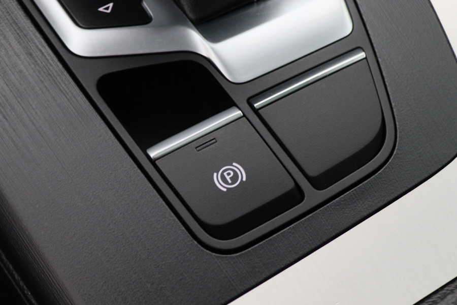 Audi Q5 55 TFSI e Quattro Plug-in Hybrid Competition S-Line Leer, Panoramadak, Cruise, Apple Carplay, Bluetooth, LED, Trekhaak, 21"