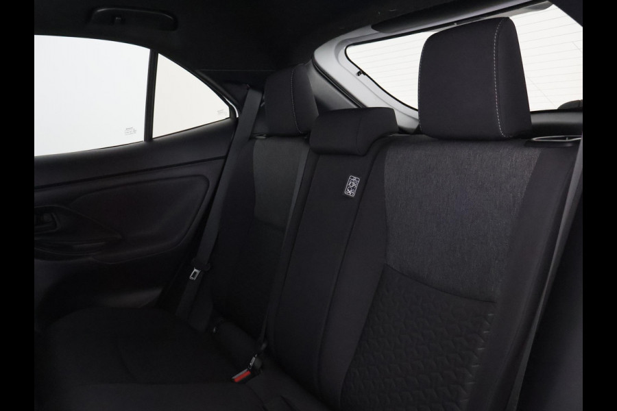 Toyota Yaris Cross 1.5 HYBRIDE DYNAMIC LUXERY BITONE GARANTIE 4-2032 * BLIND SPOT . NAVI.CAMERA. PDC V+A.