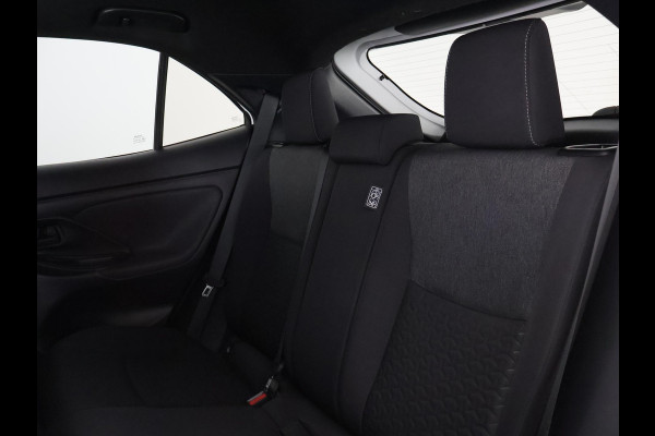 Toyota Yaris Cross 1.5 HYBRIDE DYNAMIC LUXERY BITONE GARANTIE 4-2032 * BLIND SPOT . NAVI.CAMERA. PDC V+A.