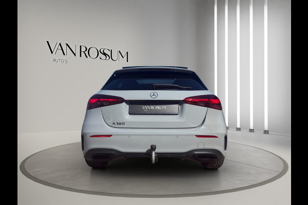 Mercedes-Benz A-Klasse 180 AMG Line | Pano | Sfeer | Stoelverw. | Camera | Trekhaak Electrisch |