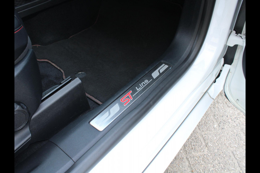 Ford Kuga 2.5 PHEV ST-Line X | PANORAMA DAK |