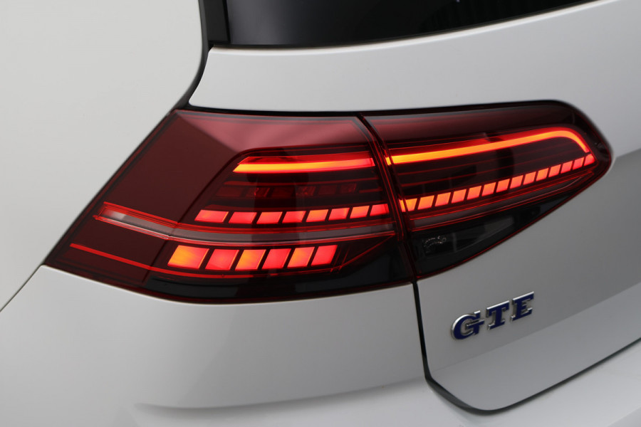 Volkswagen Golf 1.4 TSI PHEV GTE Virtual Cockpit, Apple Carplay, LED, Stoelverwarming, 19"