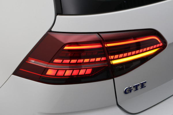 Volkswagen Golf 1.4 TSI PHEV GTE Virtual Cockpit, Apple Carplay, LED, Stoelverwarming, 19"
