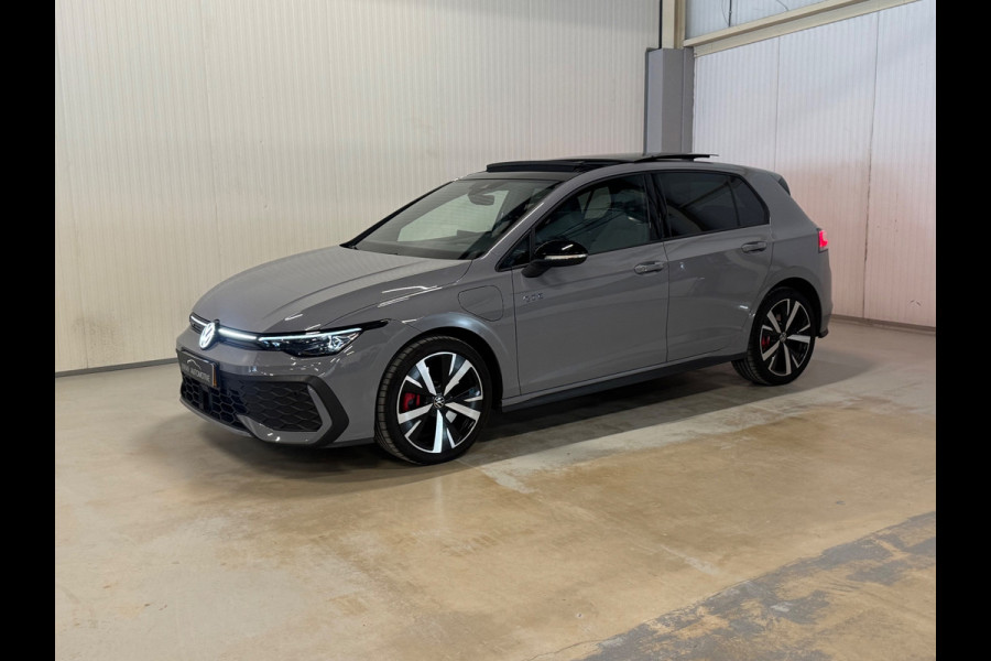 Volkswagen Golf 1.5 eHybrid GTE | HUD | PANO | NARDO GREY | CAMERA | AMBIANCE