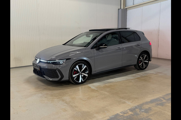 Volkswagen Golf 1.5 eHybrid GTE | HUD | PANO | NARDO GREY | CAMERA | AMBIANCE