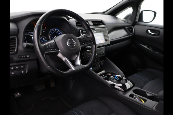 Nissan Leaf N-CONNECTA 40 kWh + 360 CAMERA | STOELVERW. | CARPLAY | NAVIGATIE | 17 INCH | STUURVERWARMING